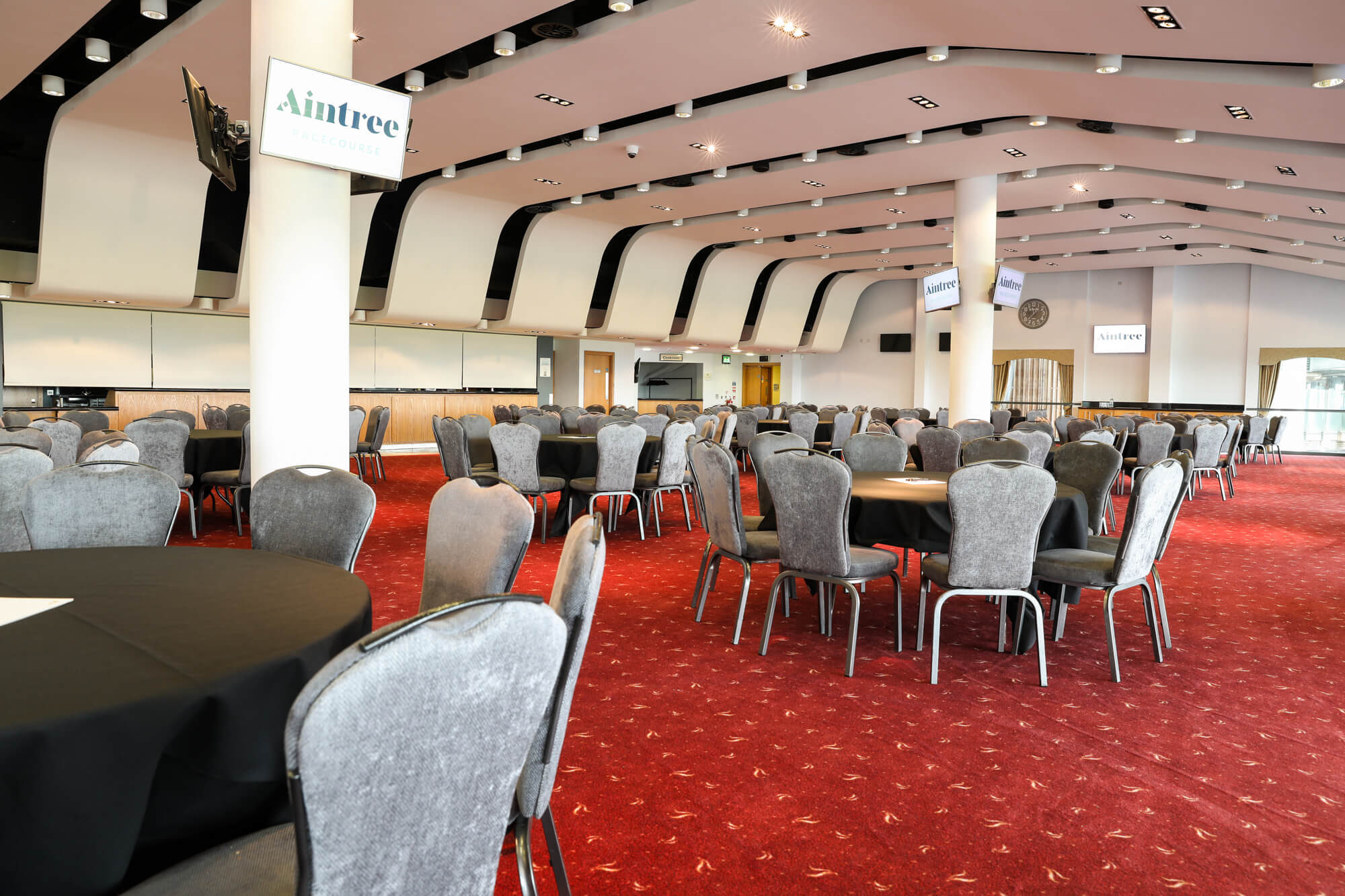 JockeyClubAintreeRacecourse-2964.jpg