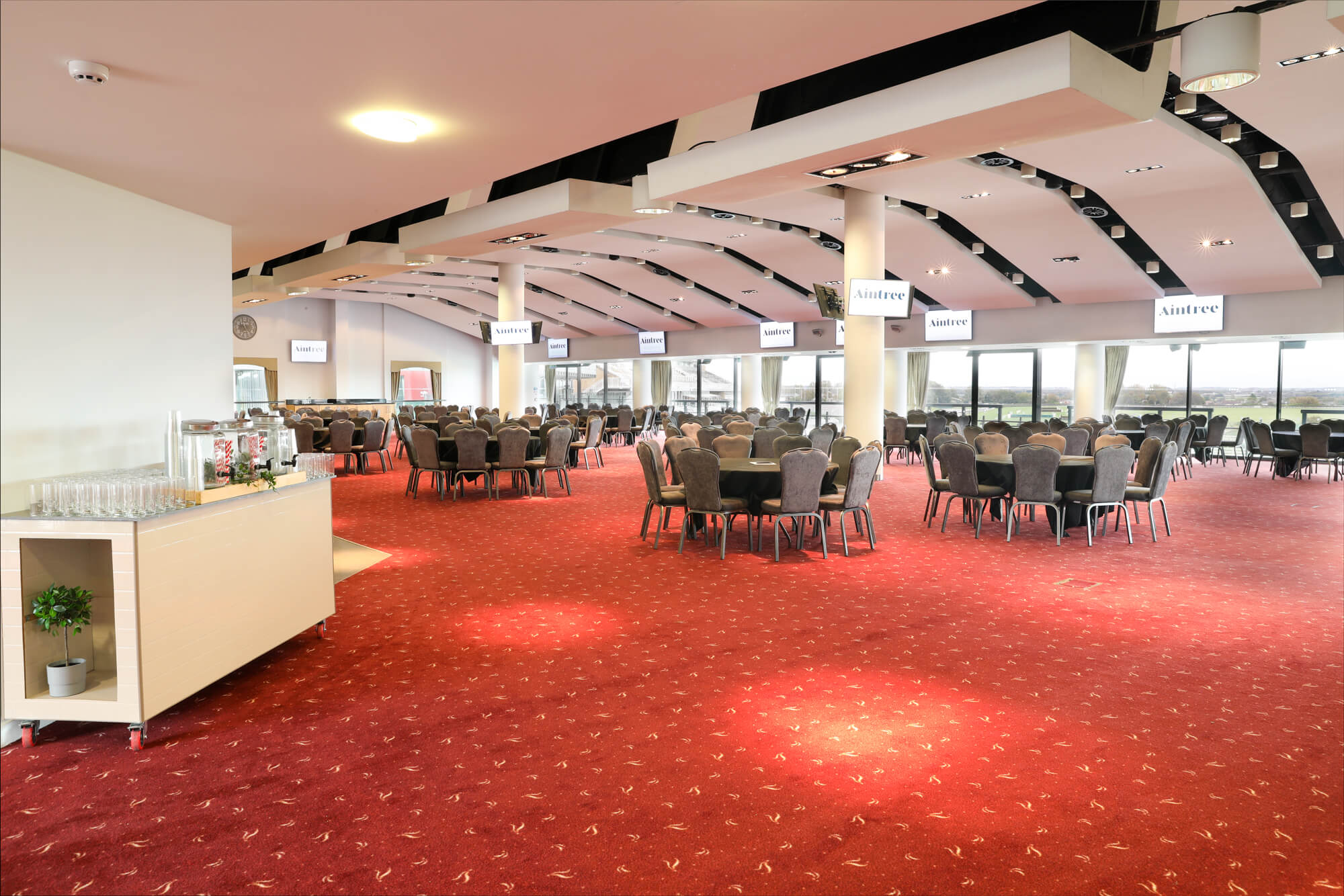 JockeyClubAintreeRacecourse--8.jpg